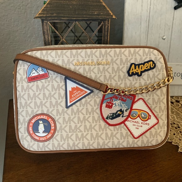 Michael Kors Handbags - Aspen ♥️ new MK large Crossbody